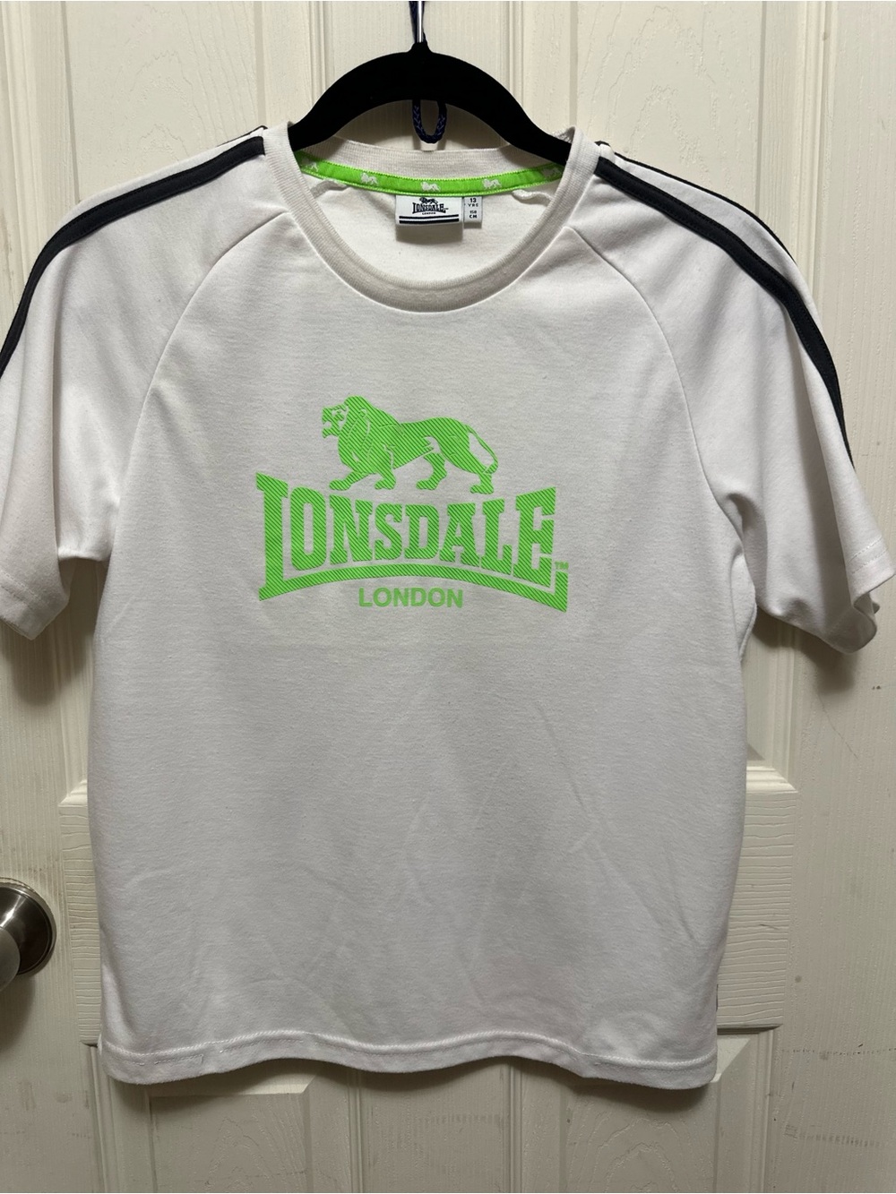 Lonsdale Kids' White Tee with Neon Green Logo Size 13 y #547